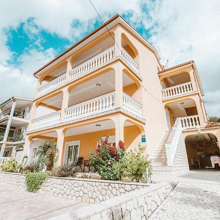 Apartments Vukic Crikvenica Exterior foto