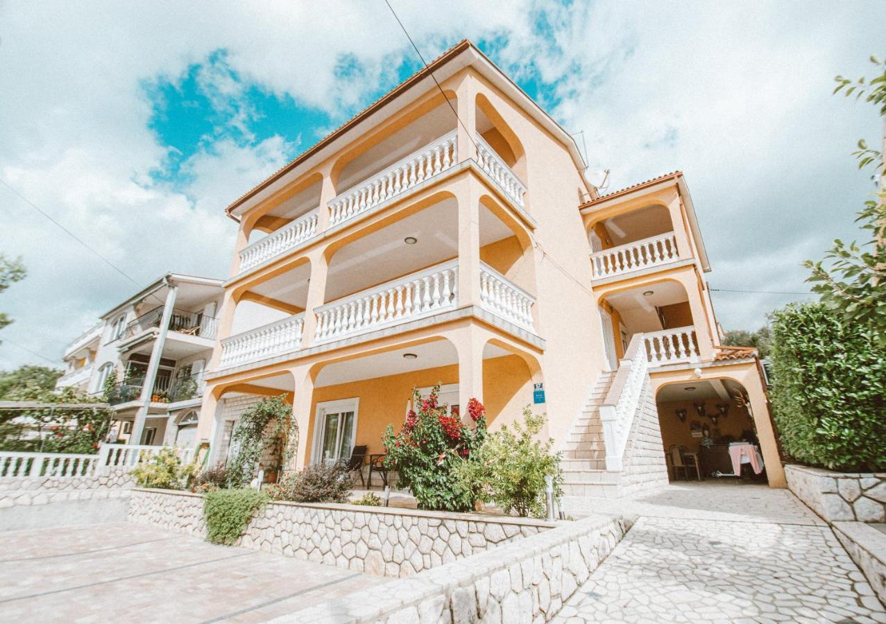 Apartments Vukic Crikvenica Exterior foto
