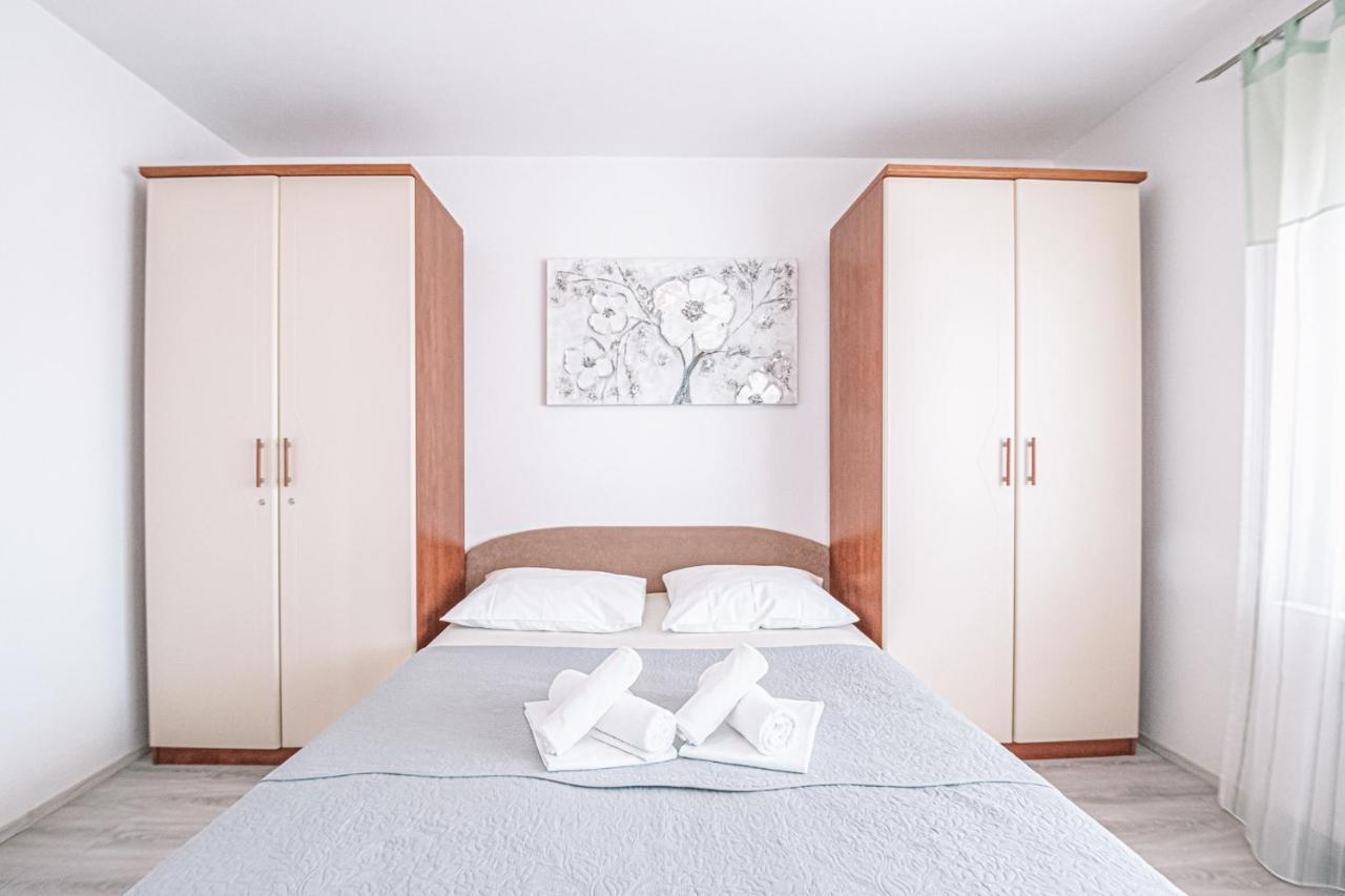 Apartments Vukic Crikvenica Exterior foto